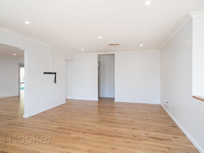 11 Grimbsy Close, Kenwick WA 6107