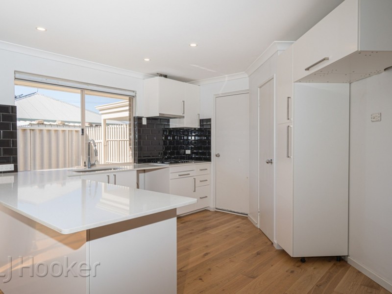 11 Grimbsy Close, Kenwick WA 6107