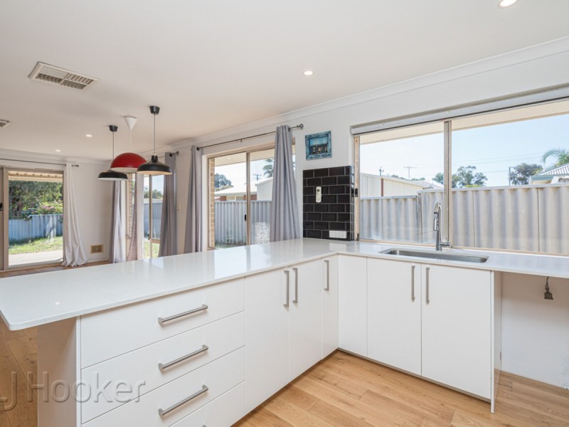 11 Grimbsy Close, Kenwick WA 6107