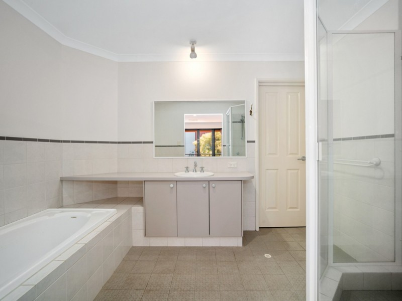 6 Flagstaff Lane, East Perth WA 6004