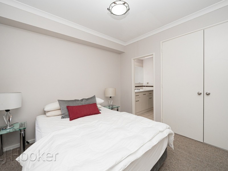 39/11 Regal Place, East Perth WA 6004