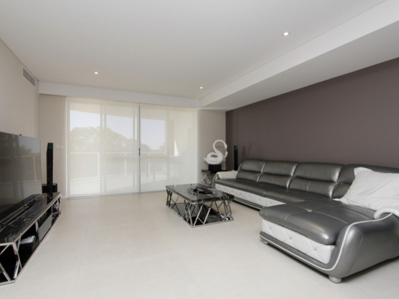 8/1 Tanunda Drive, Rivervale WA 6103