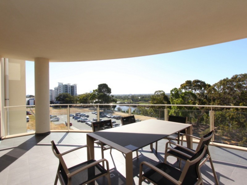 8/1 Tanunda Drive, Rivervale WA 6103