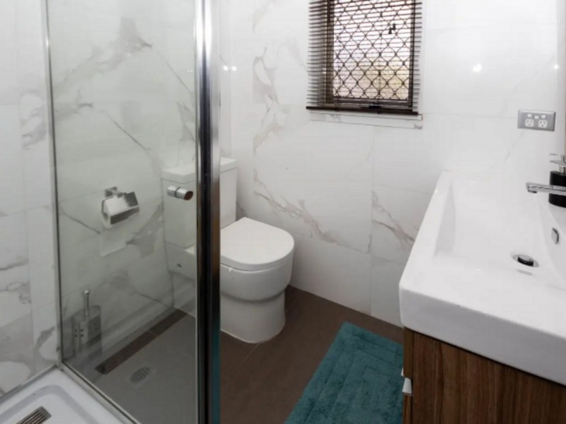 15 Crellin Way, Cloverdale WA 6105