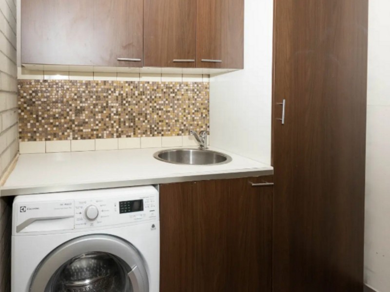 15 Crellin Way, Cloverdale WA 6105