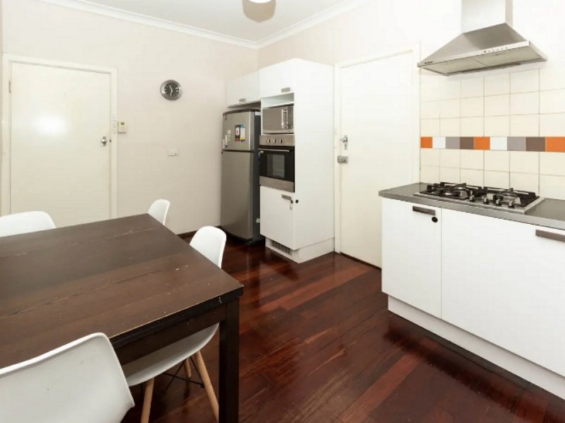 15 Crellin Way, Cloverdale WA 6105