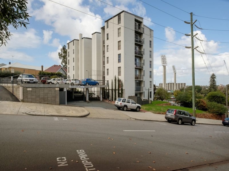 24/38-42 Waterloo Crescent, East Perth WA 6004