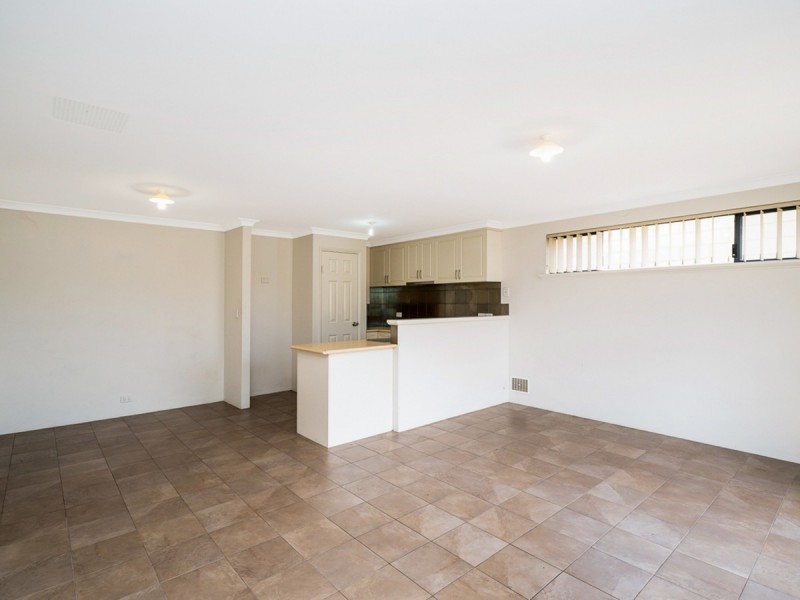 1/67 Aquaviva Circle, Viveash WA 6056