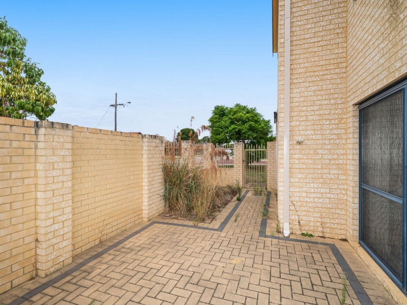 1/67 Aquaviva Circle, Viveash WA 6056