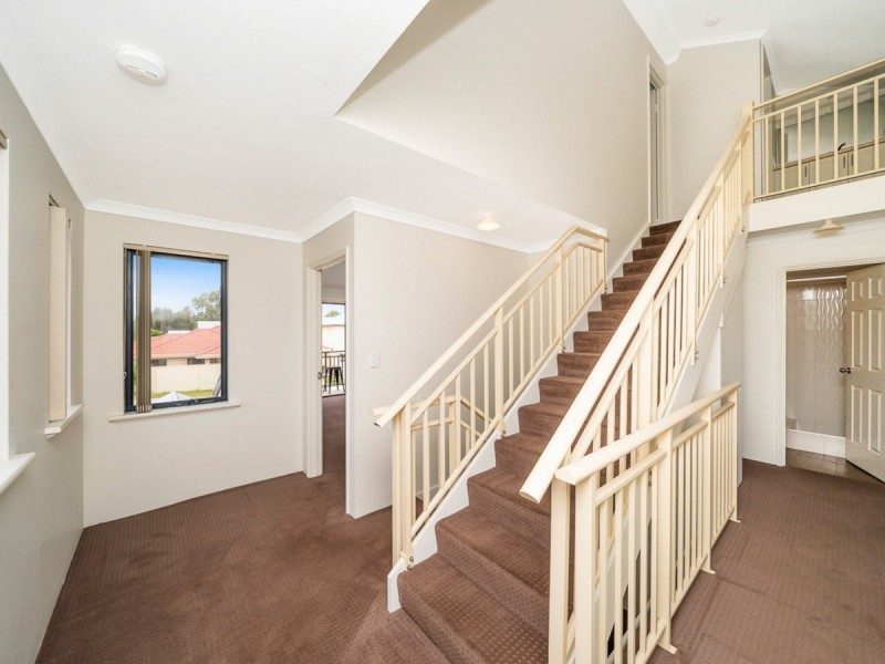 1/67 Aquaviva Circle, Viveash WA 6056