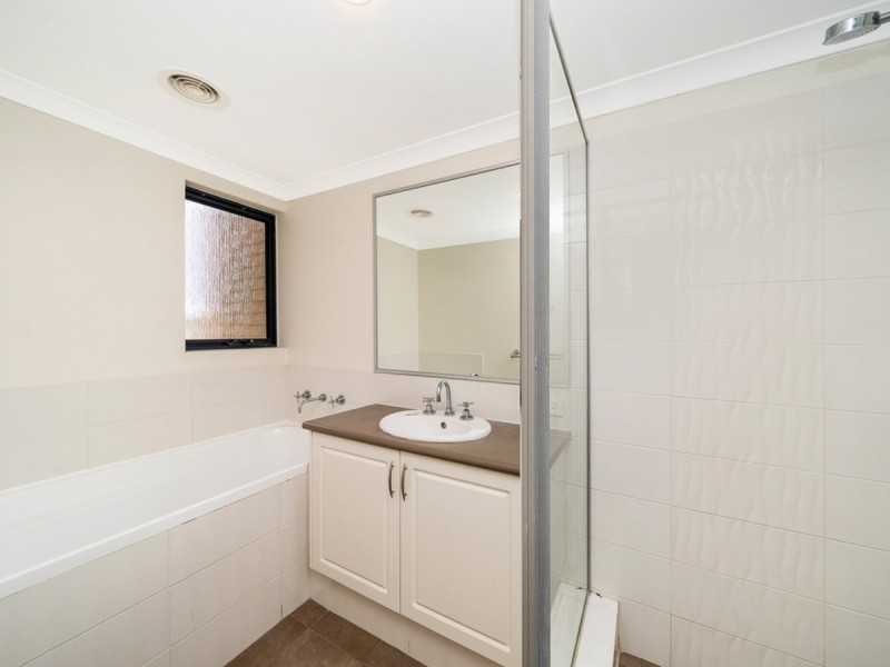 1/67 Aquaviva Circle, Viveash WA 6056