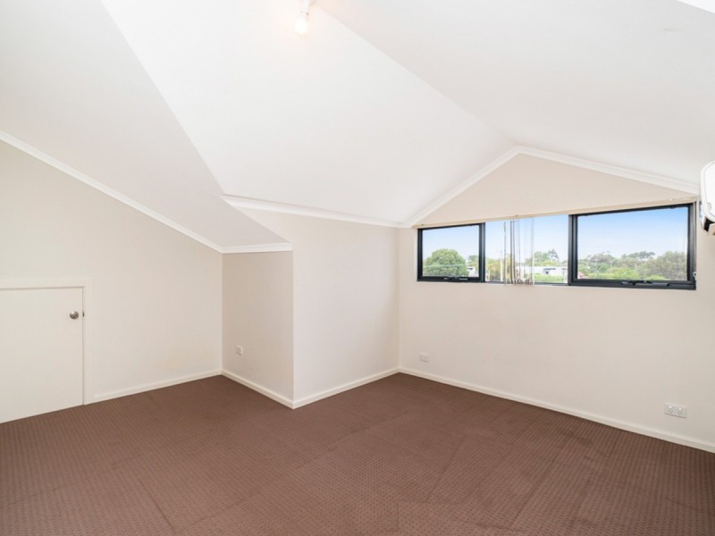 1/67 Aquaviva Circle, Viveash WA 6056
