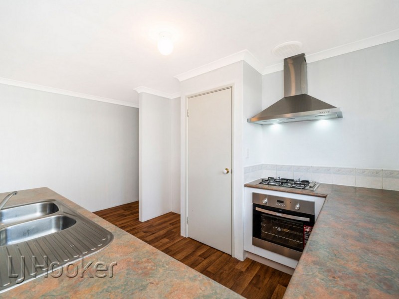 24 Spoonbill Place, Queens Park WA 6107