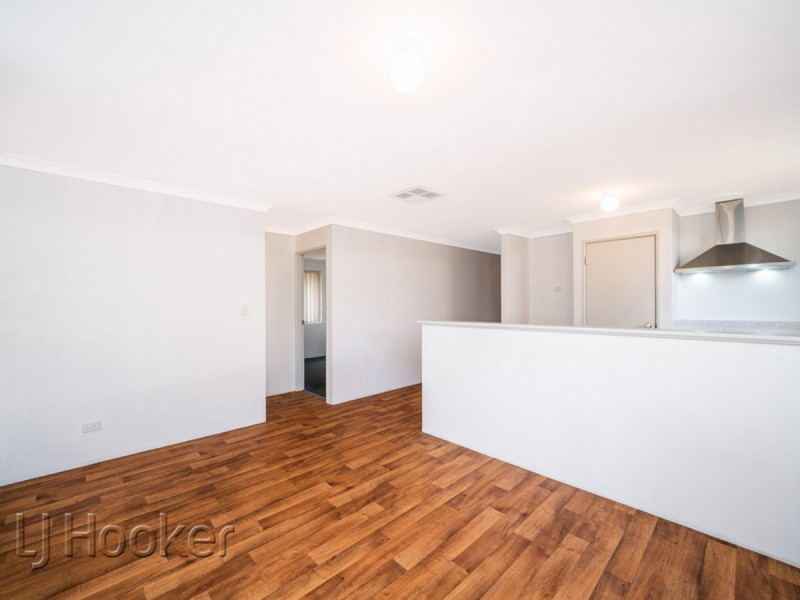 24 Spoonbill Place, Queens Park WA 6107