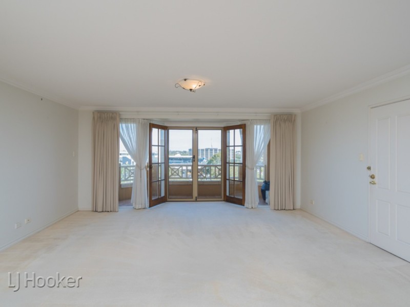 4/30 Waterloo Crescent, East Perth WA 6004