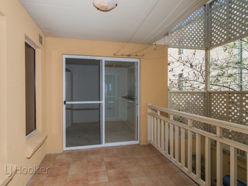 4/30 Waterloo Crescent, East Perth WA 6004
