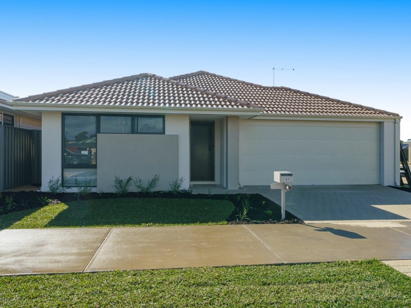 89 Serpentine Drive, South Guildford WA 6055