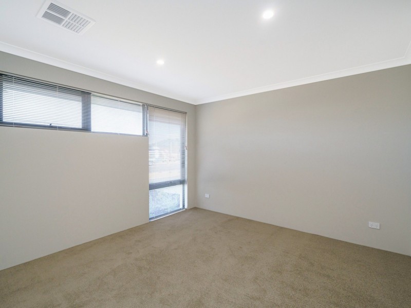 89 Serpentine Drive, South Guildford WA 6055