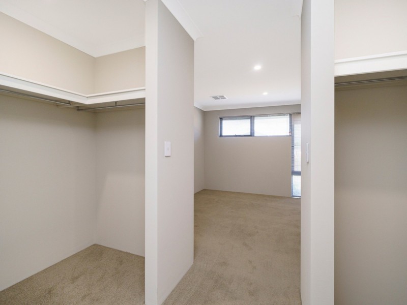 89 Serpentine Drive, South Guildford WA 6055