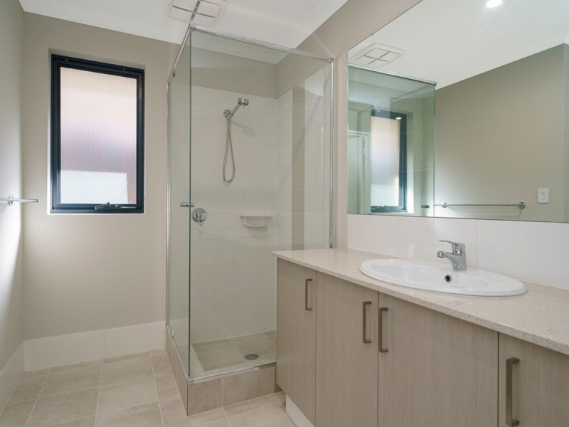 89 Serpentine Drive, South Guildford WA 6055