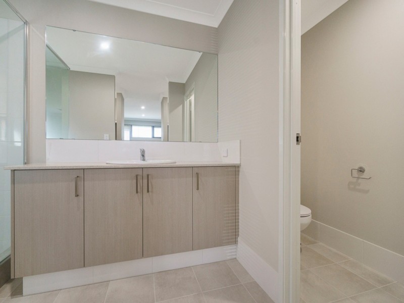 89 Serpentine Drive, South Guildford WA 6055