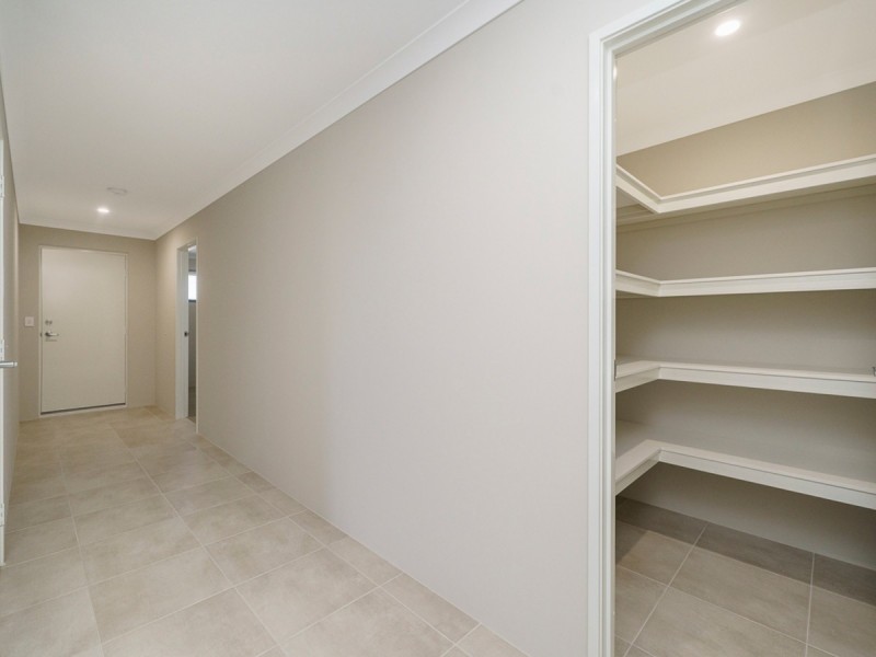 89 Serpentine Drive, South Guildford WA 6055