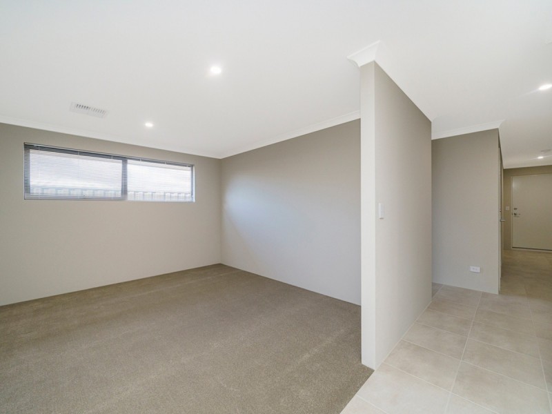 89 Serpentine Drive, South Guildford WA 6055