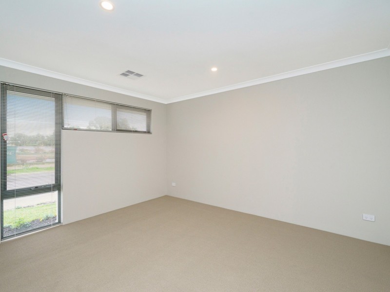 21 Karreen Way, South Guildford WA 6055