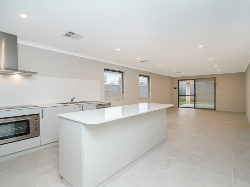 21 Karreen Way, South Guildford WA 6055