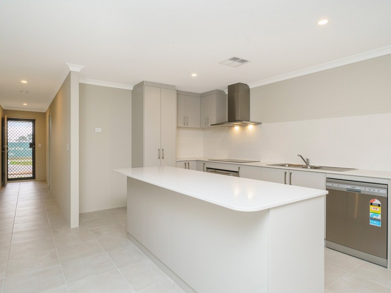 21 Karreen Way, South Guildford WA 6055