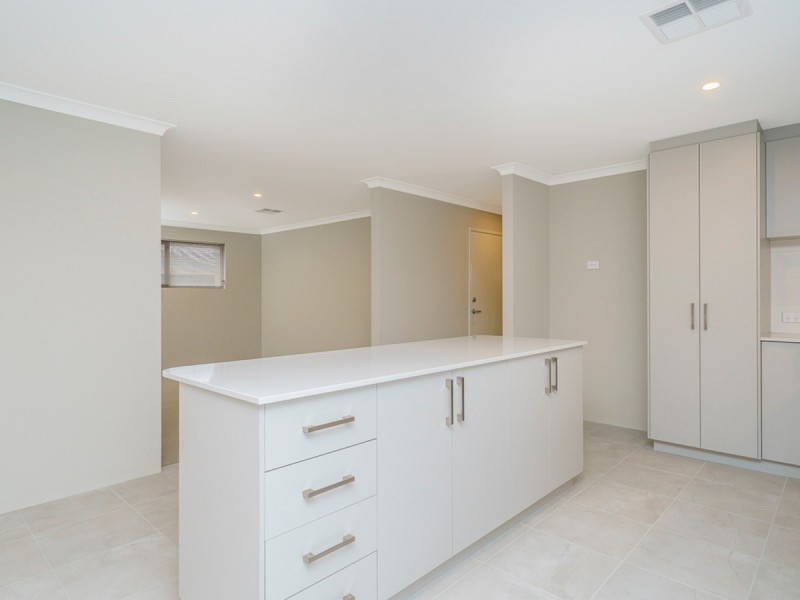 21 Karreen Way, South Guildford WA 6055