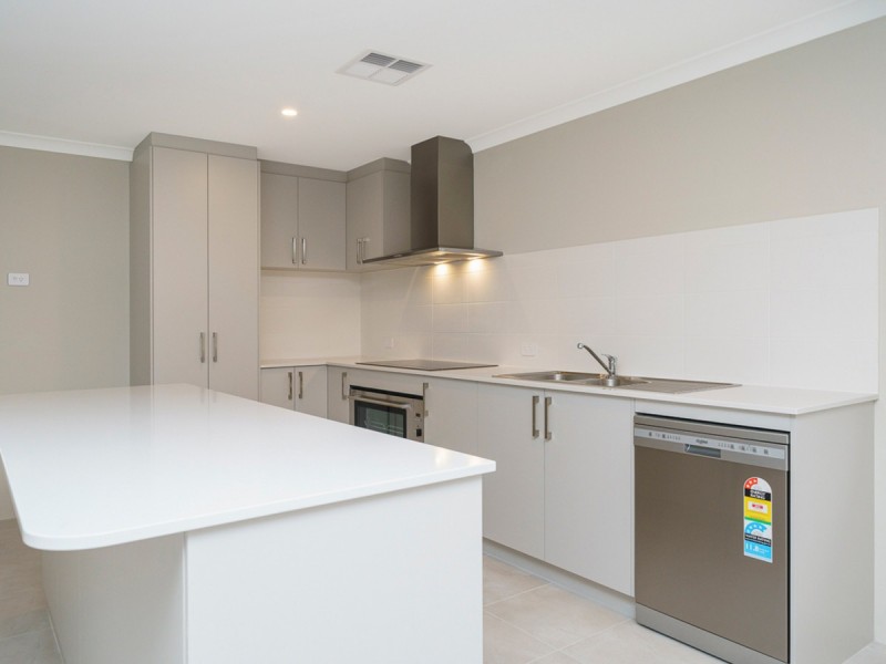 21 Karreen Way, South Guildford WA 6055