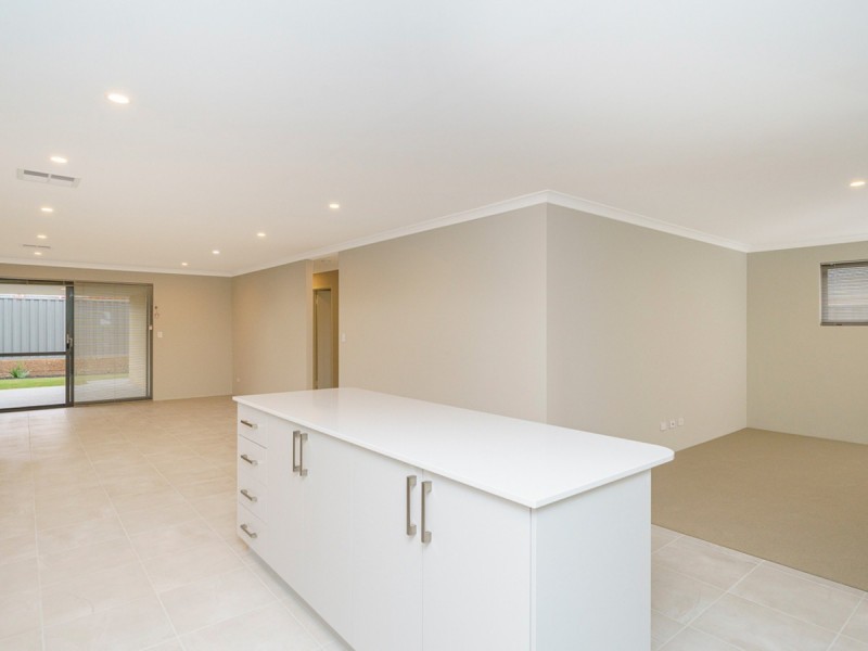 21 Karreen Way, South Guildford WA 6055