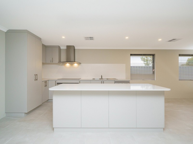 21 Karreen Way, South Guildford WA 6055