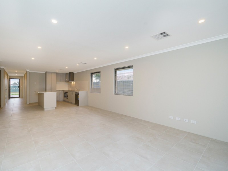 21 Karreen Way, South Guildford WA 6055