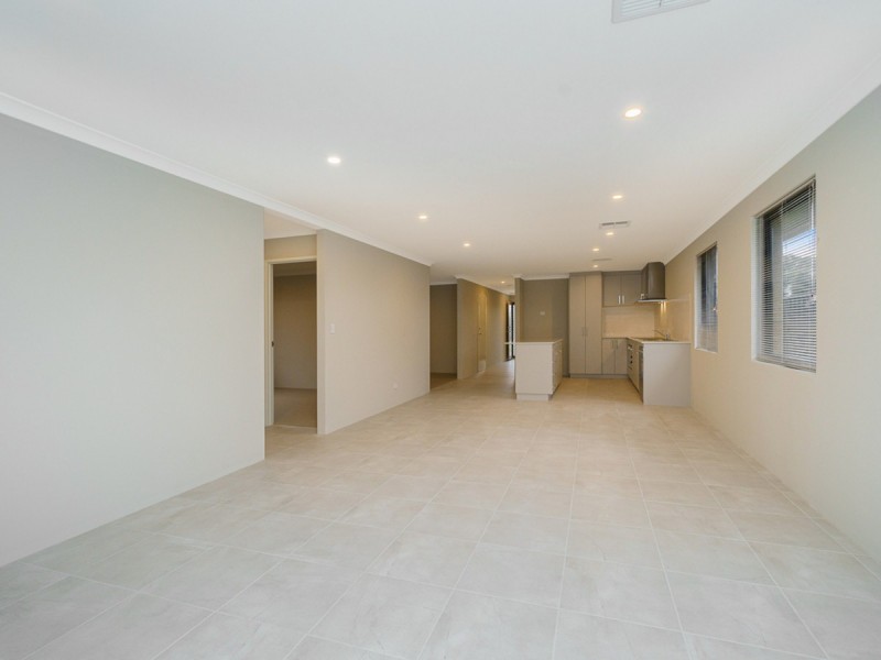 21 Karreen Way, South Guildford WA 6055