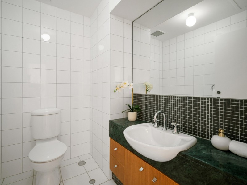 10/1 Henry Lawson Walk, East Perth WA 6004