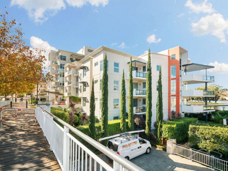 10/1 Henry Lawson Walk, East Perth WA 6004