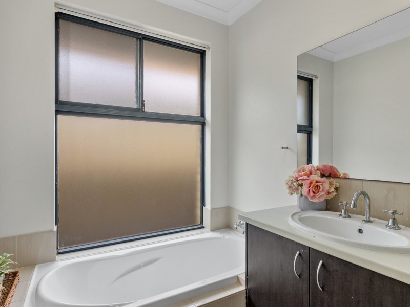 20 Goldfinch Bend, Harrisdale WA 6112