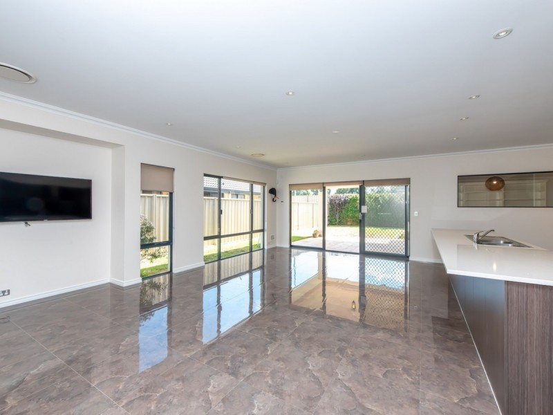111 Barbarossa Drive, Caversham WA 6055