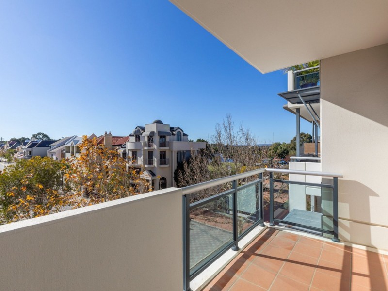 19/1 Henry Lawson Walk, East Perth WA 6004