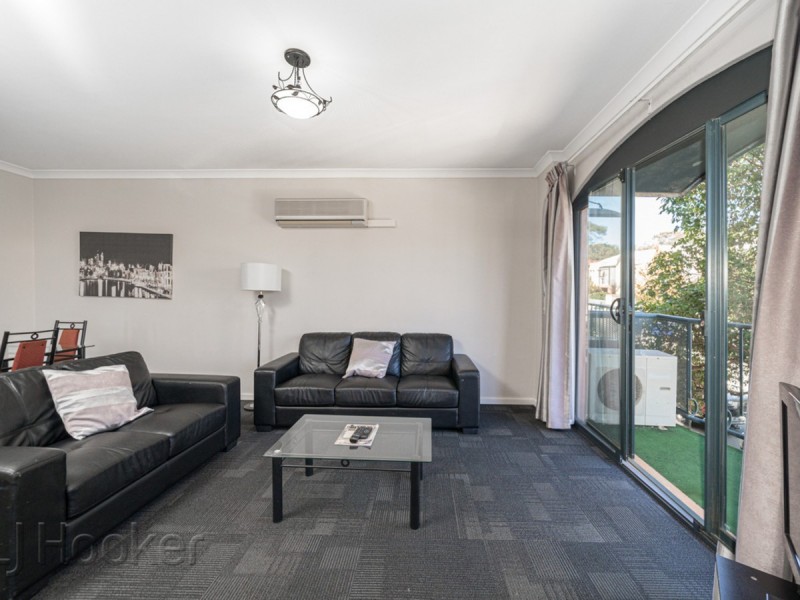 33/11 Regal Place, East Perth WA 6004