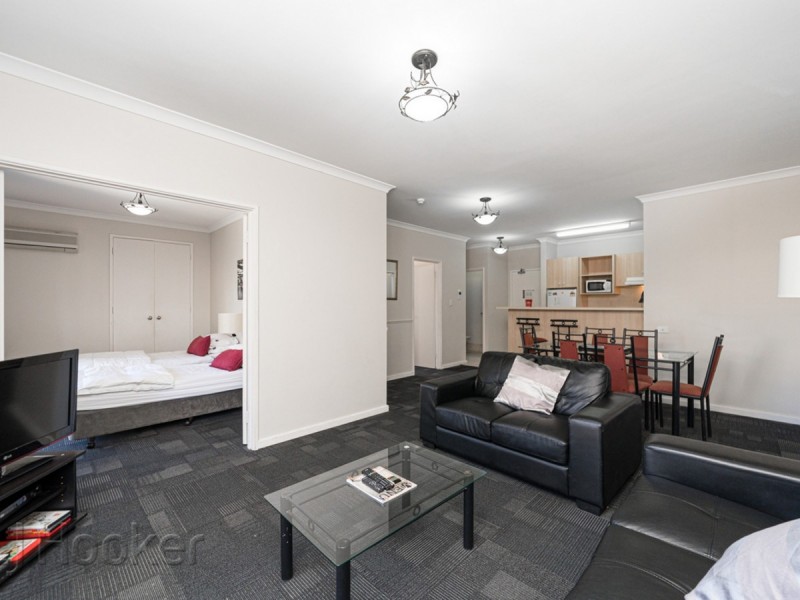 33/11 Regal Place, East Perth WA 6004
