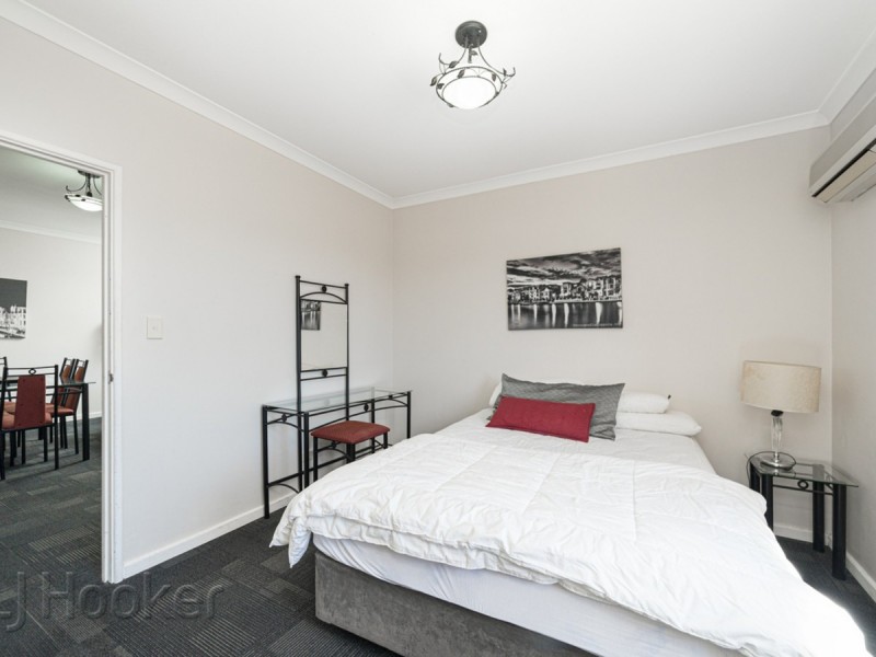 33/11 Regal Place, East Perth WA 6004