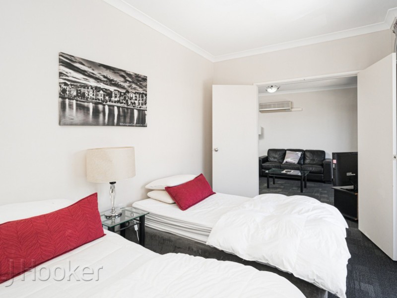 33/11 Regal Place, East Perth WA 6004