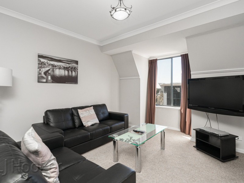 39/11 Regal Place, East Perth WA 6004