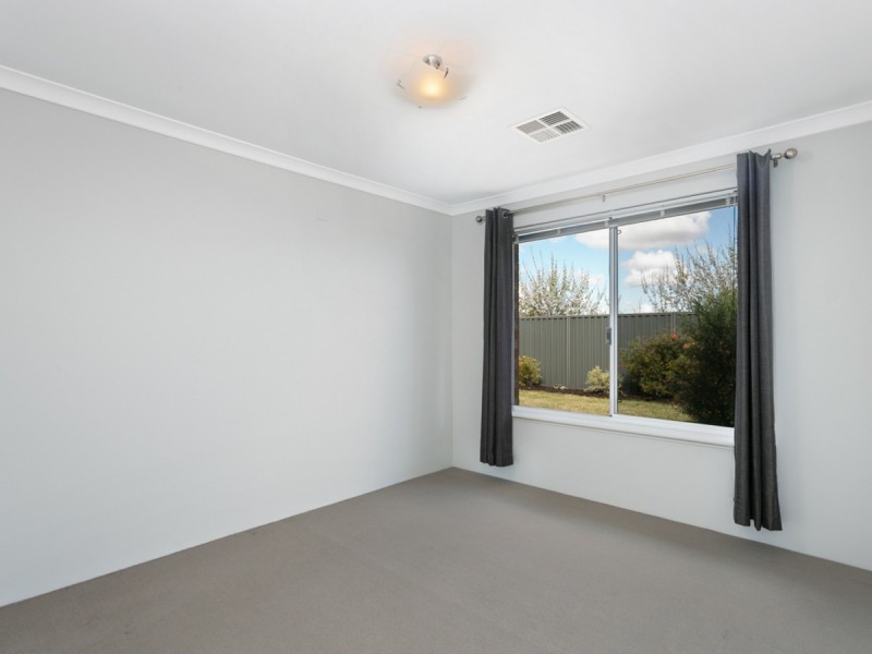 16 Bagatelle Road, Landsdale WA 6065