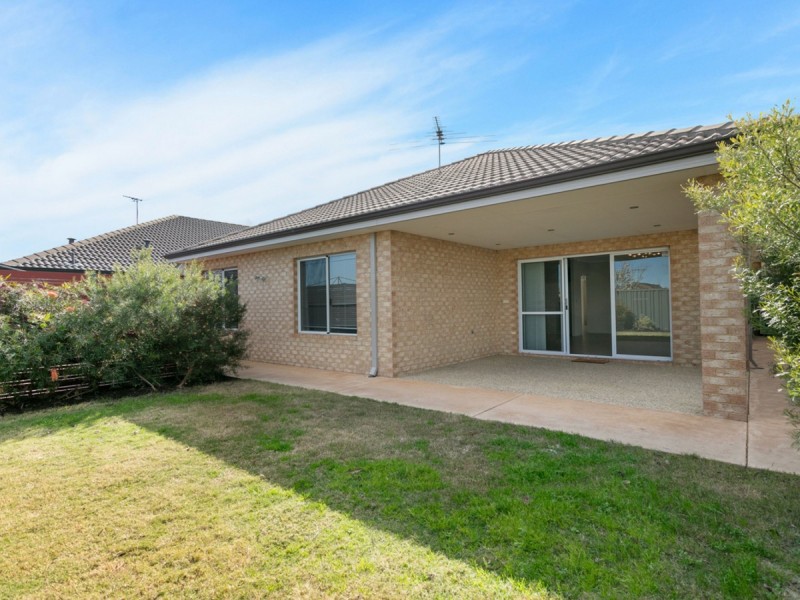 16 Bagatelle Road, Landsdale WA 6065