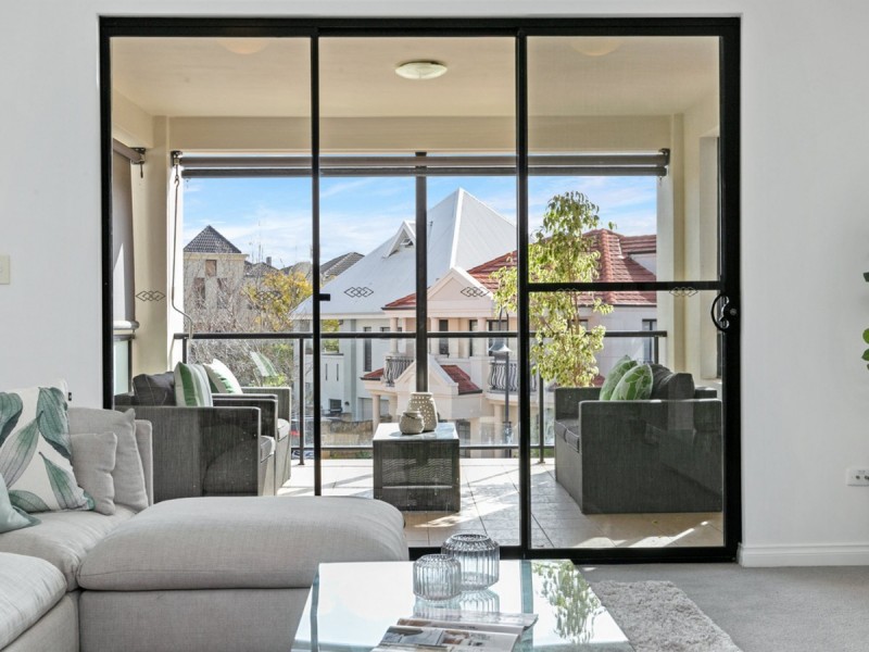 7/25 Haig Park Circle, East Perth WA 6004