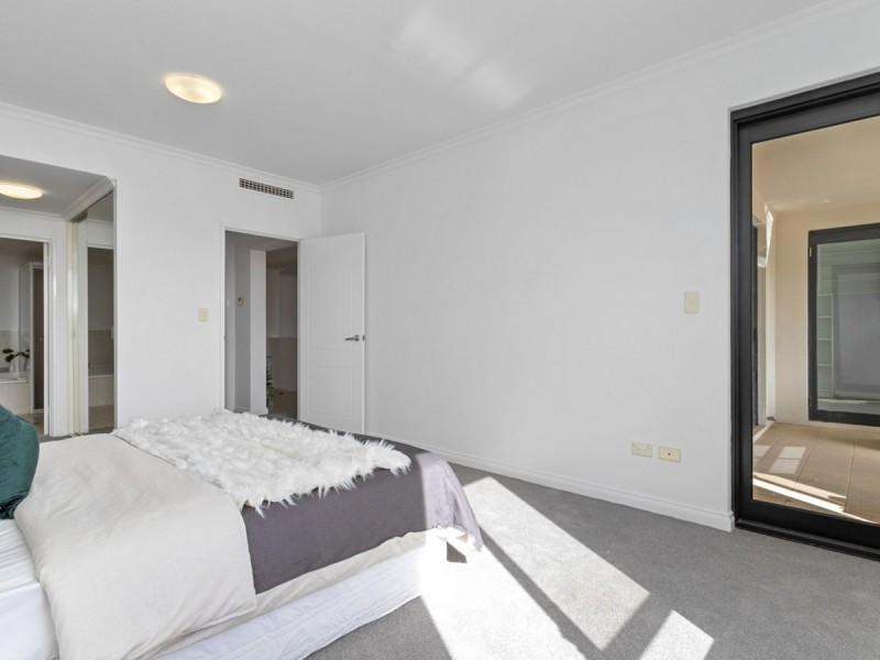 7/25 Haig Park Circle, East Perth WA 6004